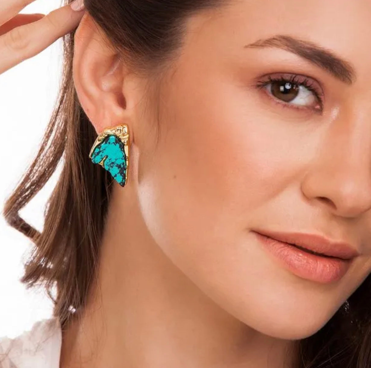 DISPARATE EARRING