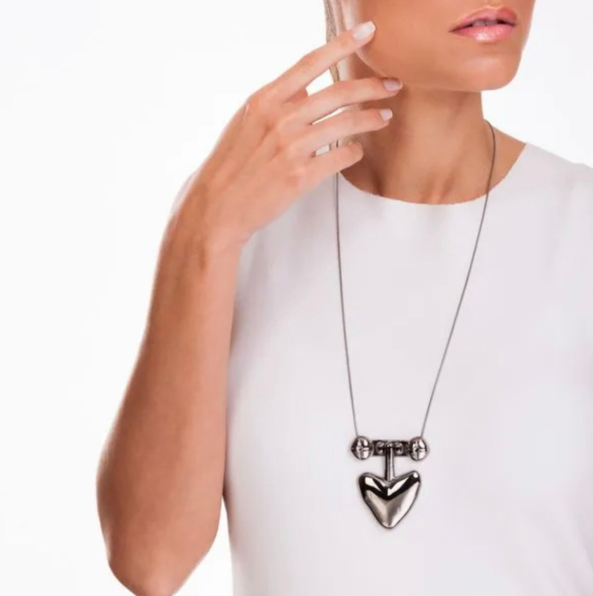 OPEN TO LOVE NECKLACE