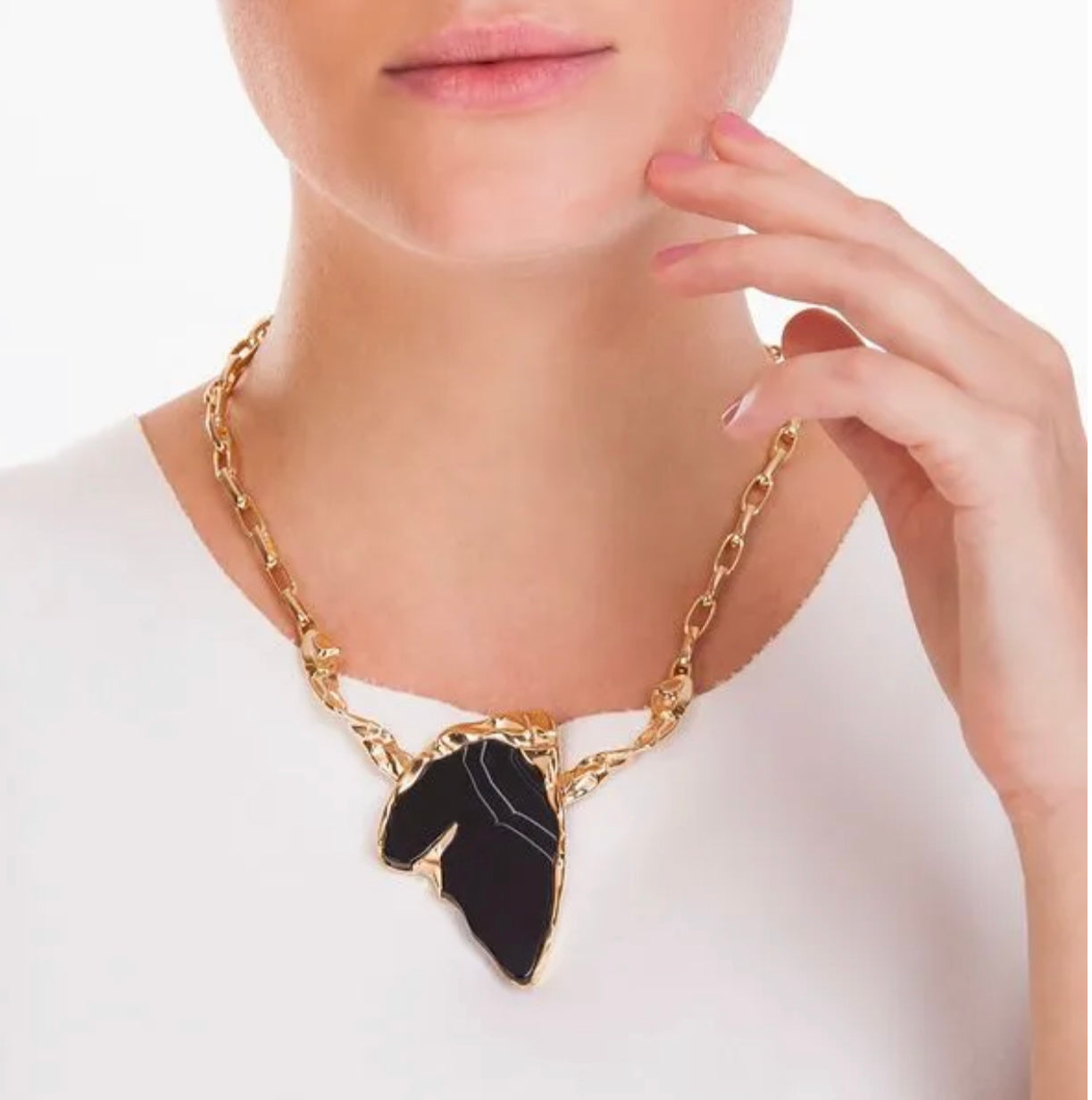 DISPARATE NECKLACE