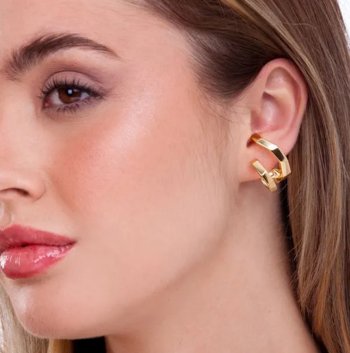 LEVEZA EARRING