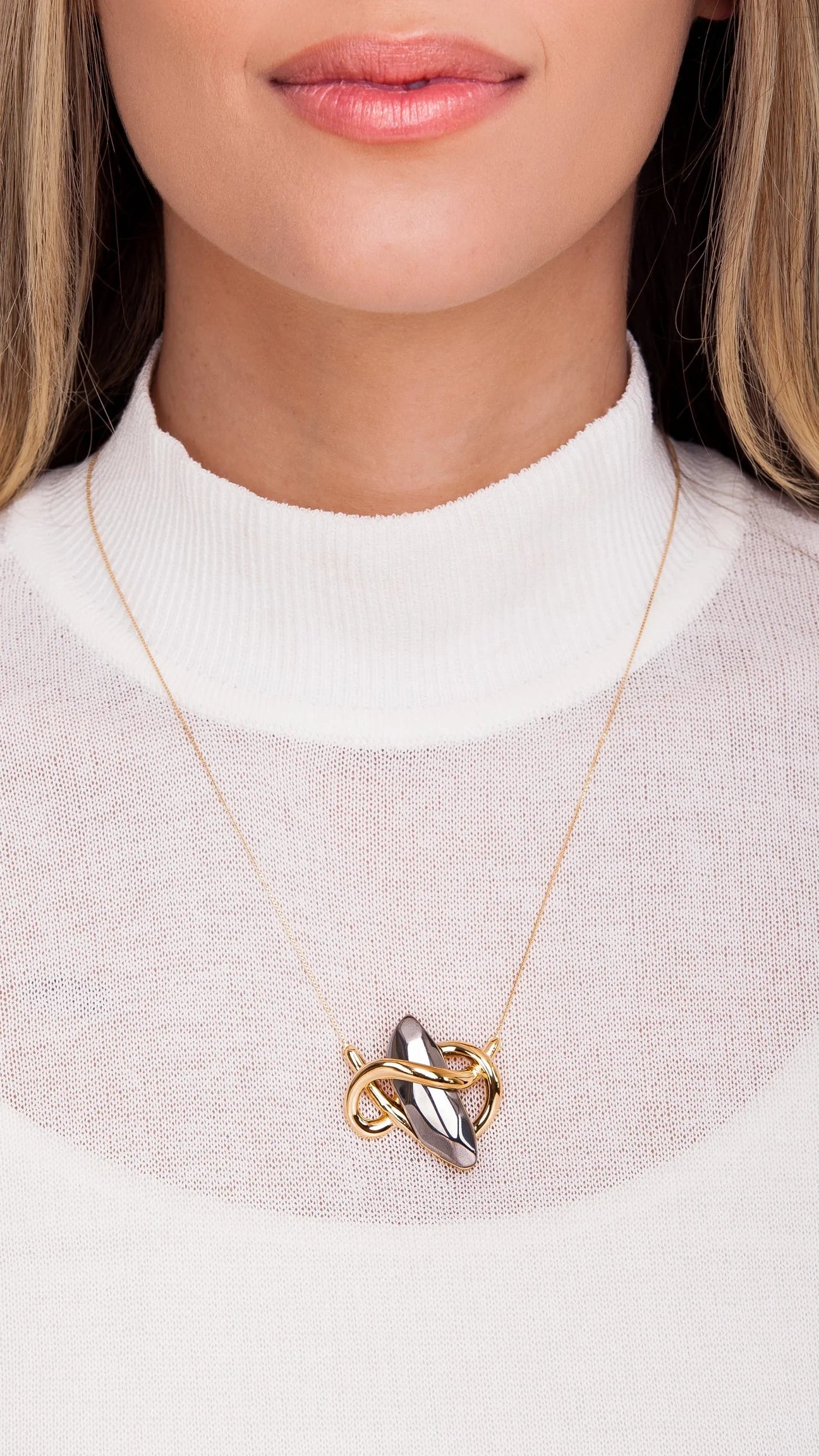 REVIRAVOLTA NECKLACE